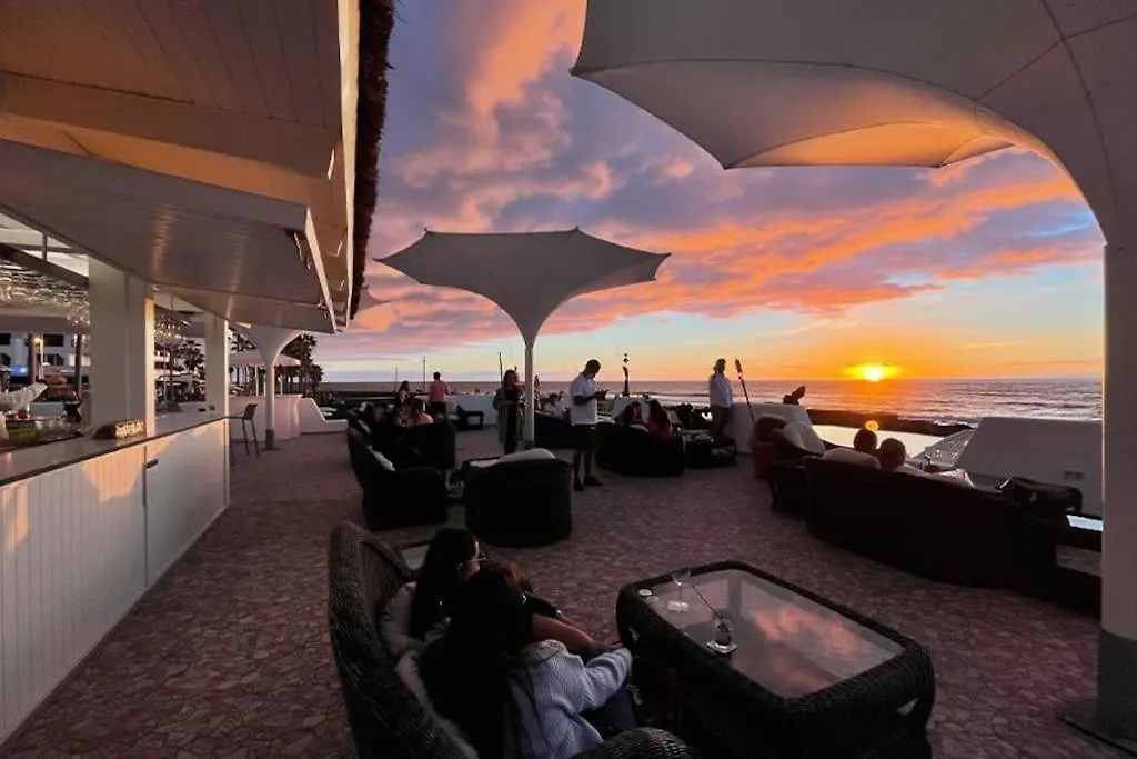 Big Beachfront Apartment In Los Cristianos! Arona