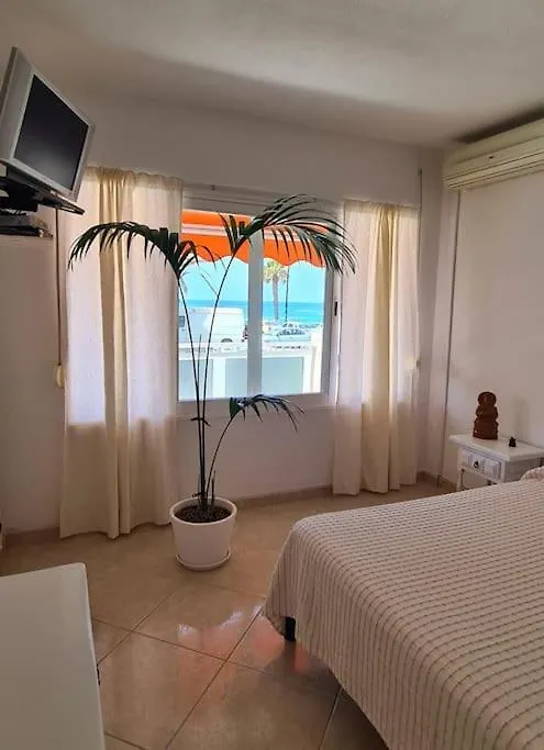 Big Beachfront Apartment In Los Cristianos! Arona  Spagna